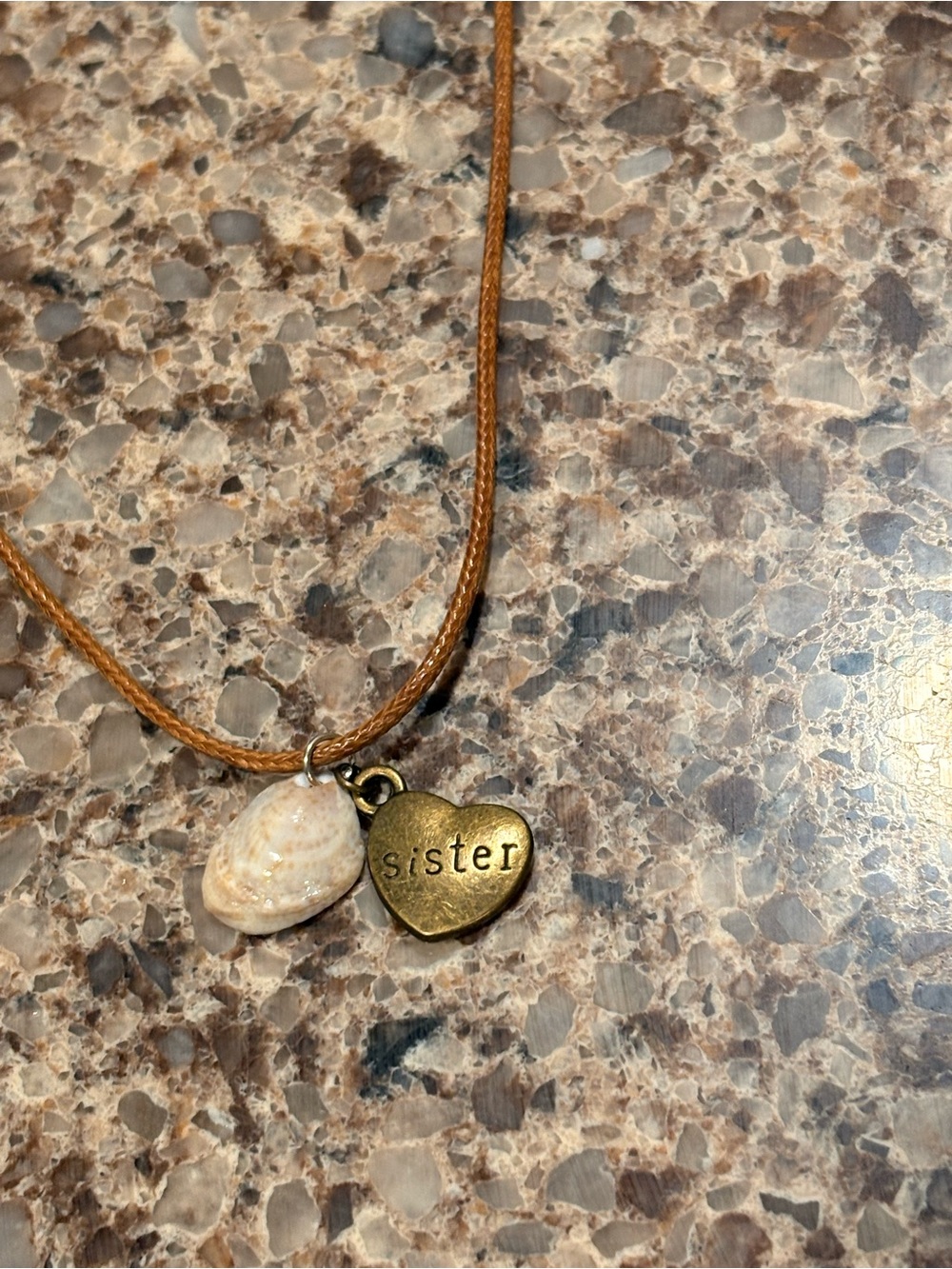 Sister necklace